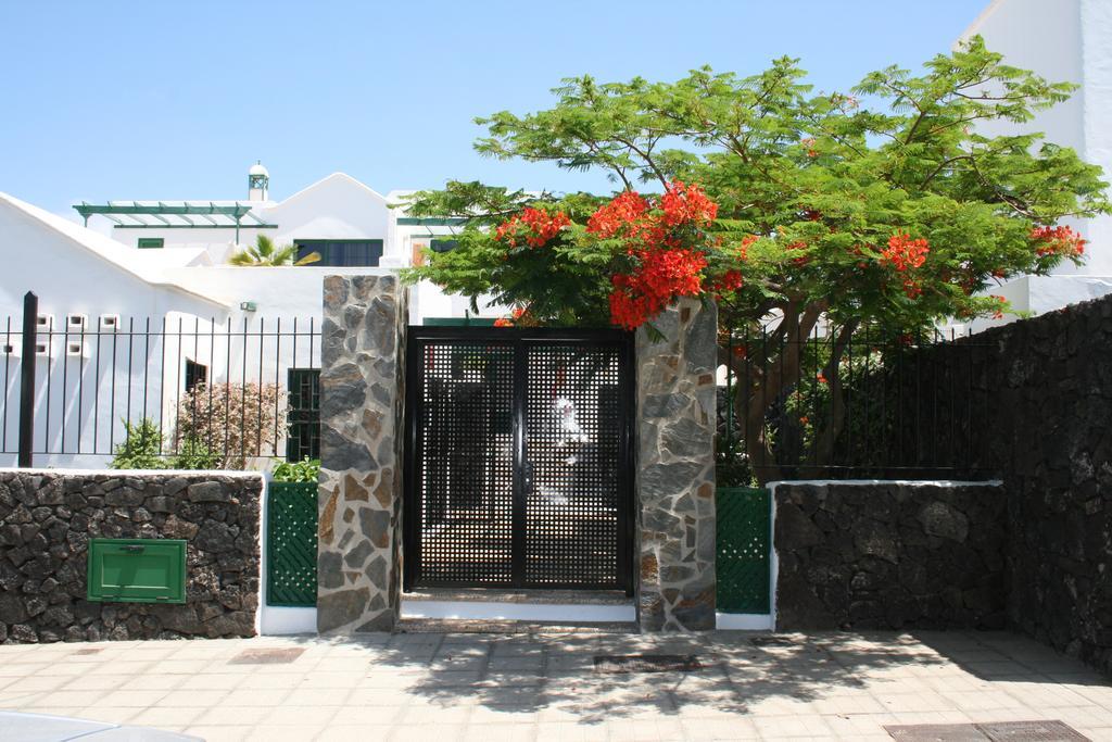 Apartamentos Las Acacias Puerto del Carmen  Dış mekan fotoğraf